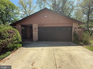 10407 Nellie White Ln, Fairfax, VA 22032