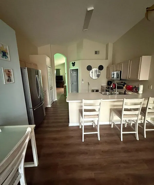 334 Grosvenor Loop