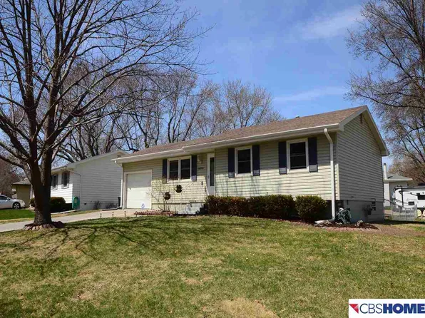 10906 Leavenworth St, Omaha, NE 68154