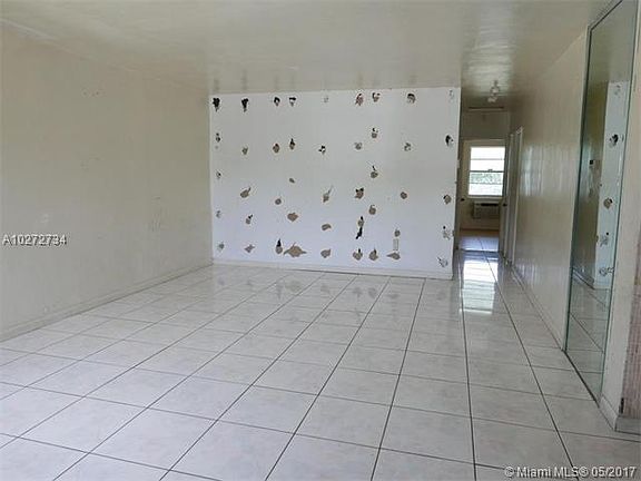 4th image of 320 NW 130th St
