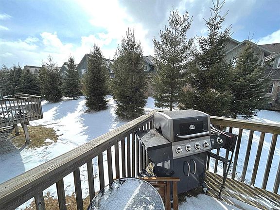 5th image of 74 Green Briar Dr