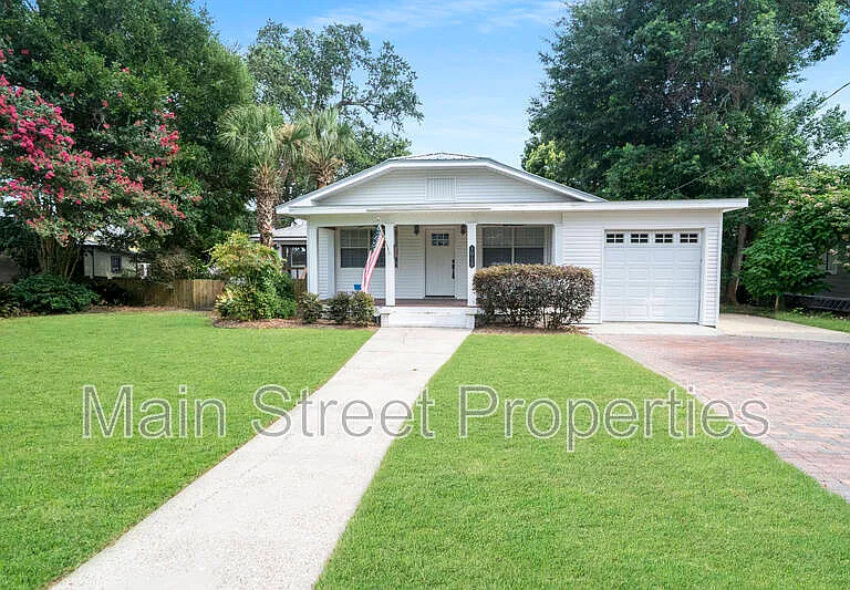 1915 E Avery St — Photo 1