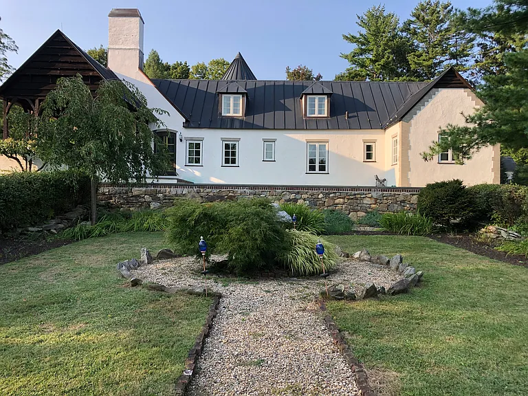 31 Hilltop Rd — Photo 4