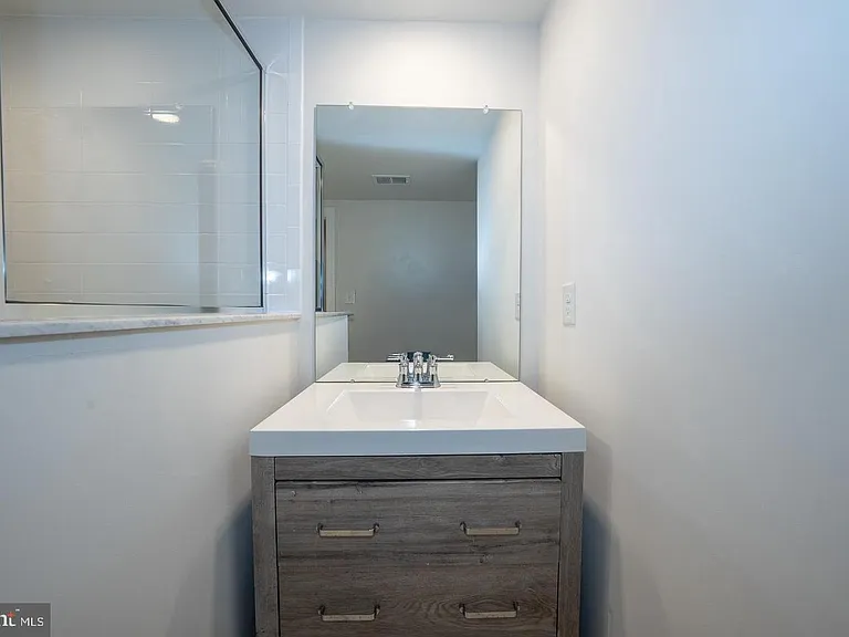 220 Charles Ellis Dr — Photo 52