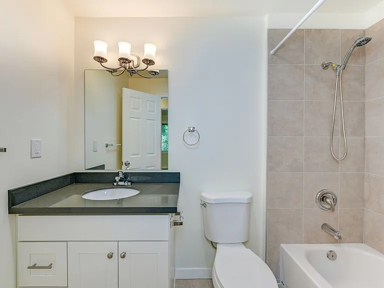 2516 S 286th Pl #C — Photo 12