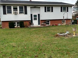 297 Red Pine Dr, Montoursville, PA 17754