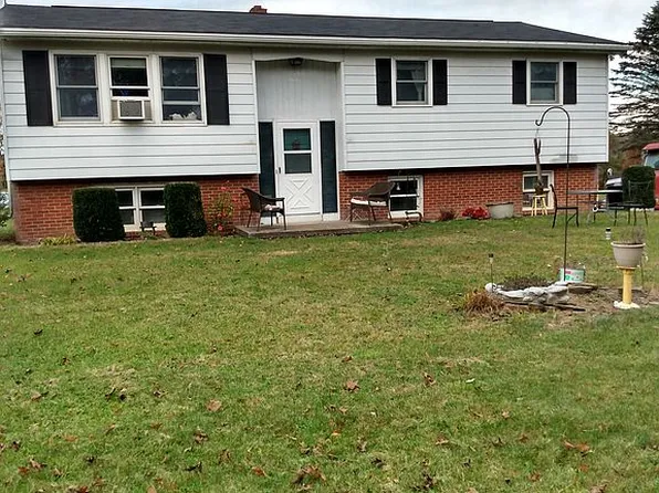 297 Red Pine Dr, Montoursville, PA 17754