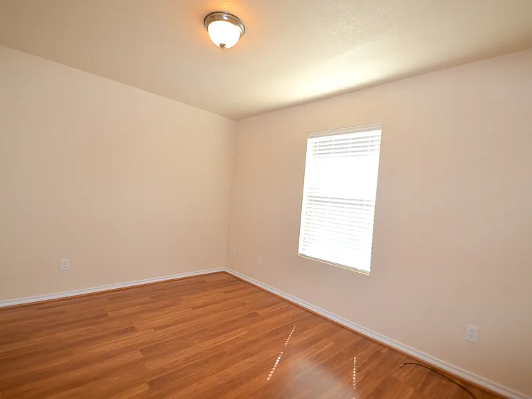 2408 Ryan Dr — Photo 15