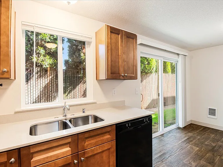 4718 NE Hazel Dell Ave — Photo 12