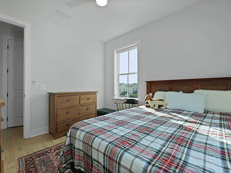 48 Aiken St — Photo 33