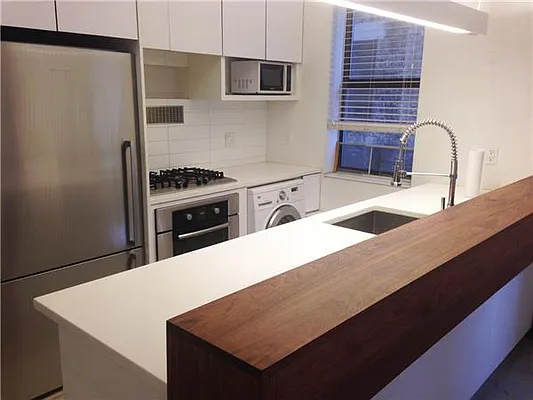 Sold by Starts New York Realty LLC | media 3