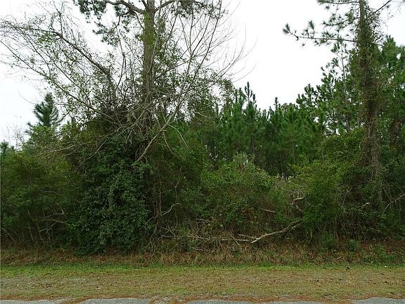 2nd image of 20 Lakefront Dr