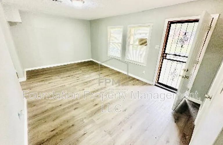3181 Parham St — Photo 5