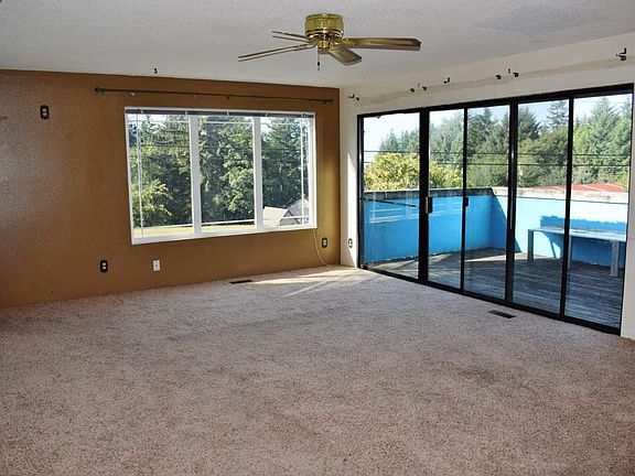 4th image of 1431 NE Yaquina Heights Dr