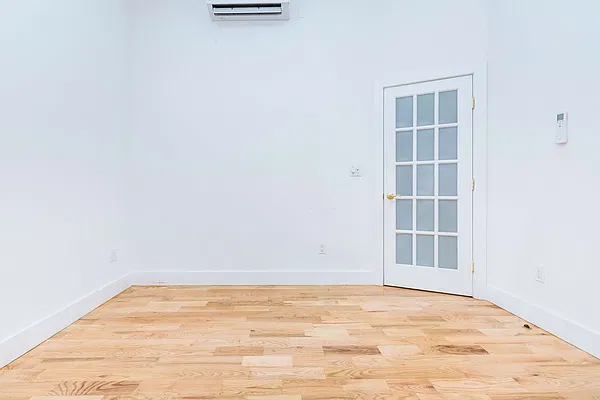 Rented by Nooklyn NYC LLC | media 25