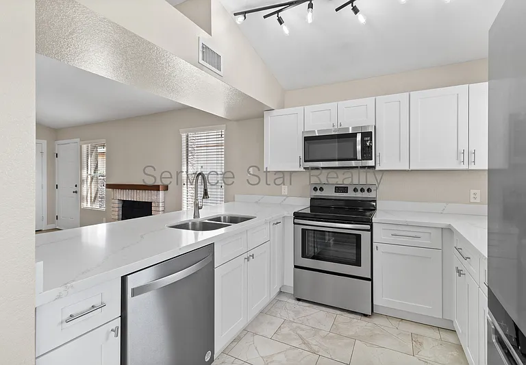 3865 W Denver St — Photo 8