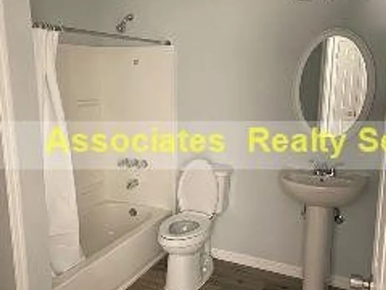 7215 SW 42nd Pl — Photo 1