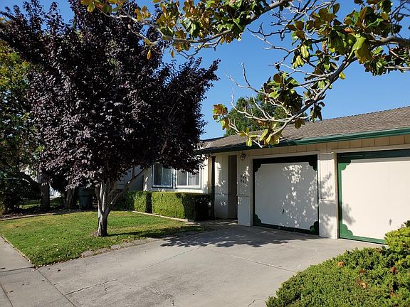 2nd image of 1343 Kingfisher Way