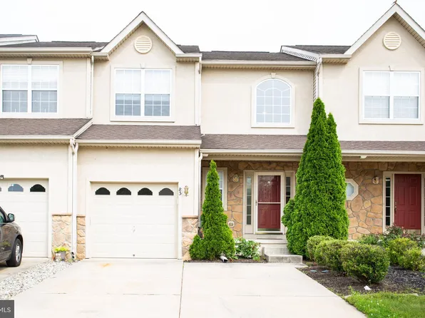 85 Glacier Dr, Berlin, NJ 08009