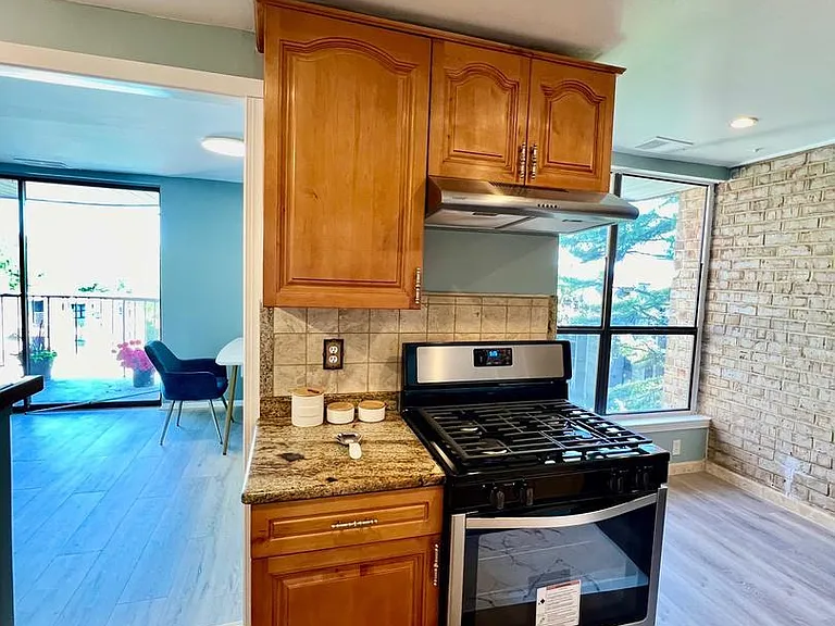 3319 Huntley Square Dr #A2 — Photo 1