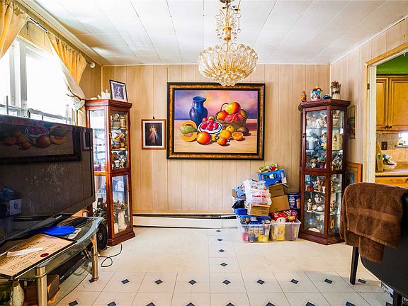 4th image of 1324 Taylor Ave