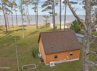 2359 Temples Point Rd, Havelock, NC 28532