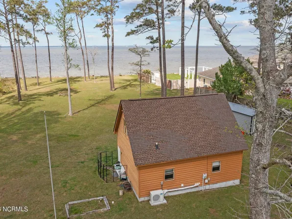 2359 Temples Point Road, Havelock, NC 28532