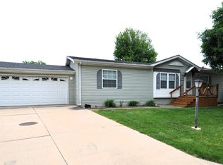 5453 White Pine Ln, Roscoe, IL 61073