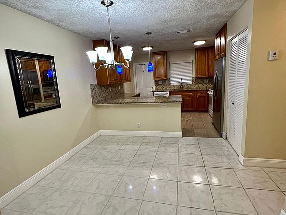 3rd image of 10911 NW 45th St APT 8