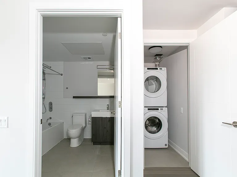 664 Spadina Ave — Photo 9