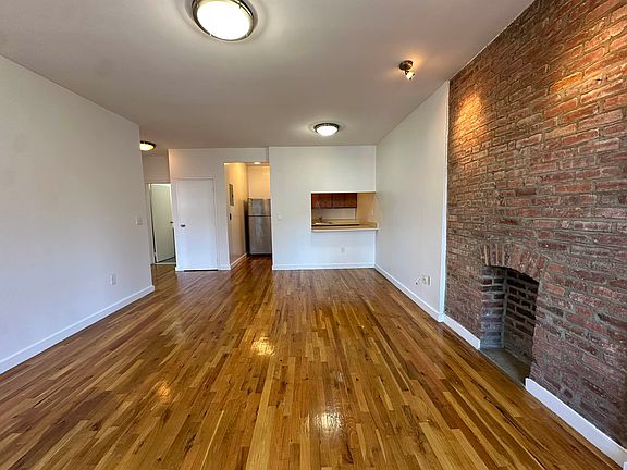 3rd image of 1795 Lexington Ave APT 5A