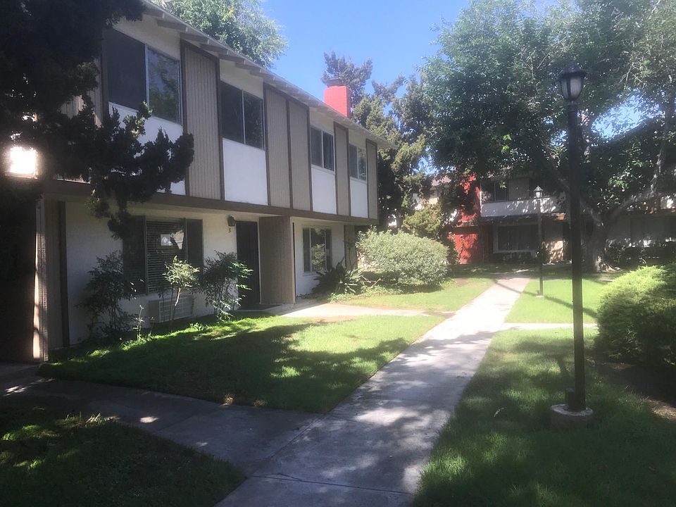 The unit in the foreground on the left is the unit for rent.