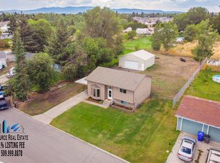 1219 N Arties Rd, Greenacres, WA 99016