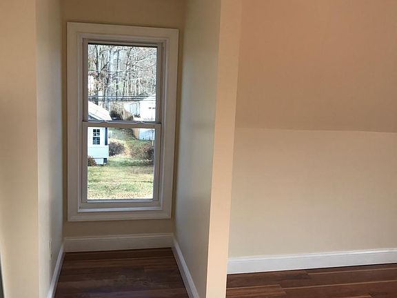 Master suite bedroom