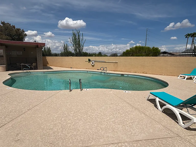 2529 E Bluefield Ave — Photo 24