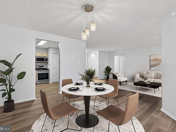 5th image of 5225 Pooks Hill Rd APT 422N