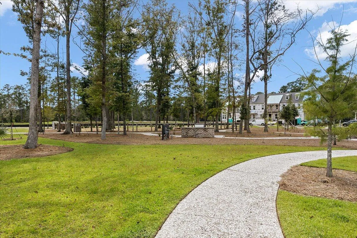 3 bed, 2.5 bath, 2064 sqft, $3,495 — Photo 3