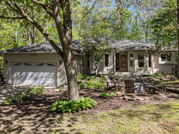 1164 Sunset Rd, Ann Arbor, MI 48103
