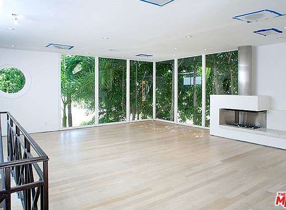 2nd image of 1523 N Doheny Dr #3/8