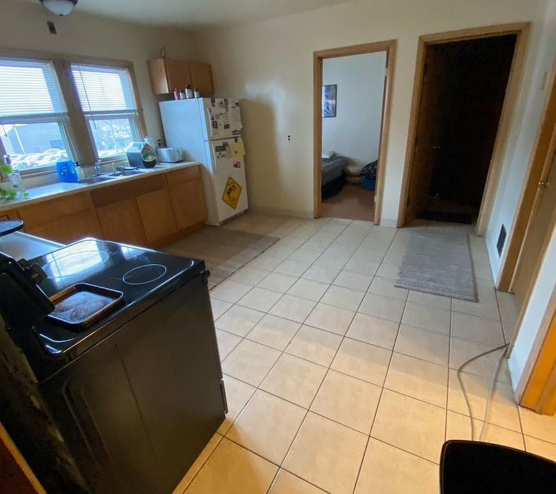 2nd image of 111 W Parkway Ave #111