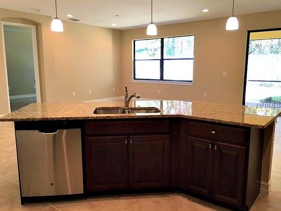 5th image of 1097 Bluffwood Dr