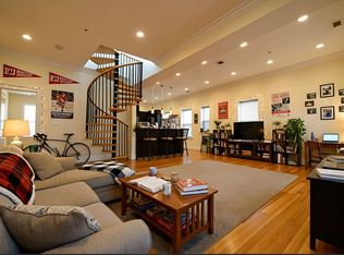 74 Browne St #PENTHOUSE, Brookline, MA 02446