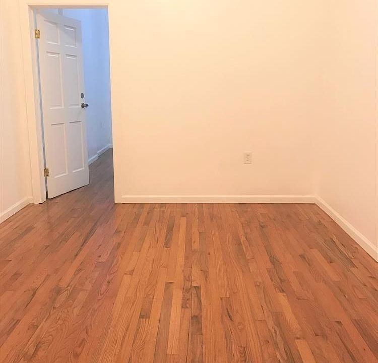 1st image of 247 21st St APT 1L