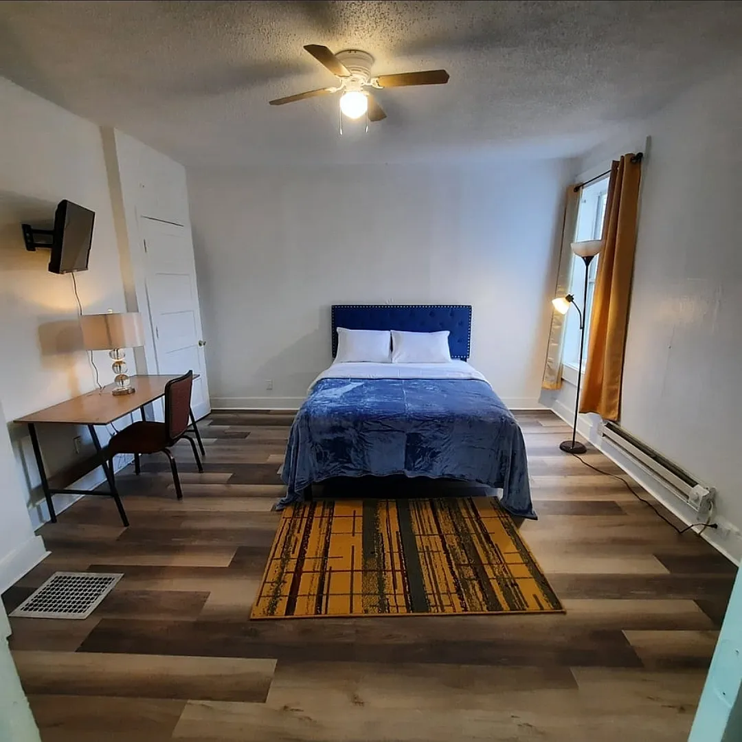 2 bed, 1160 sqft, $1,700 — Photo 2