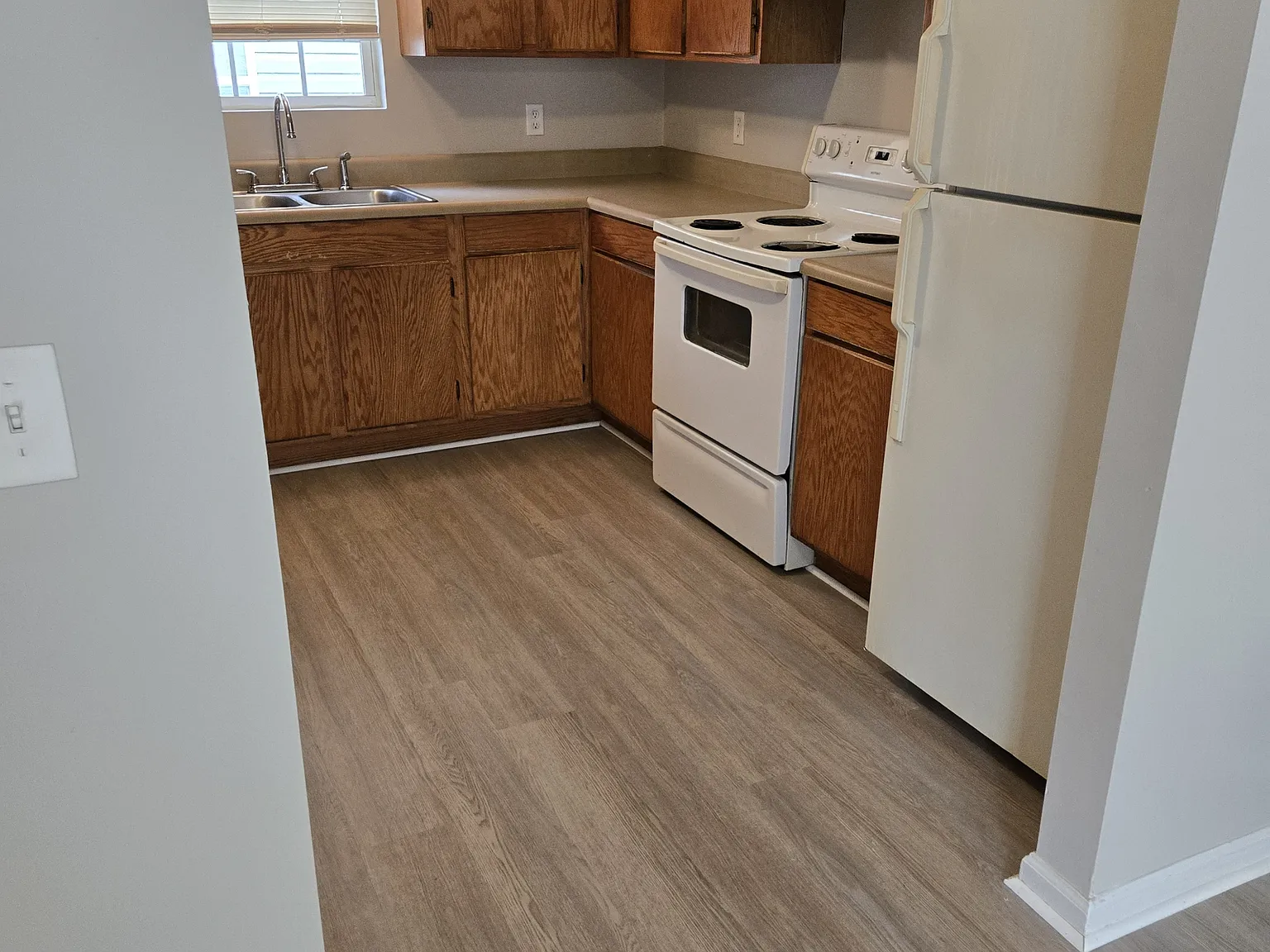 812 Royal St - B — Photo 4