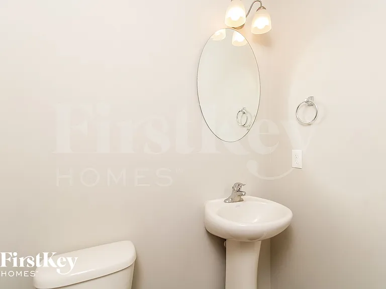 227 Sawyer Ln — Photo 13