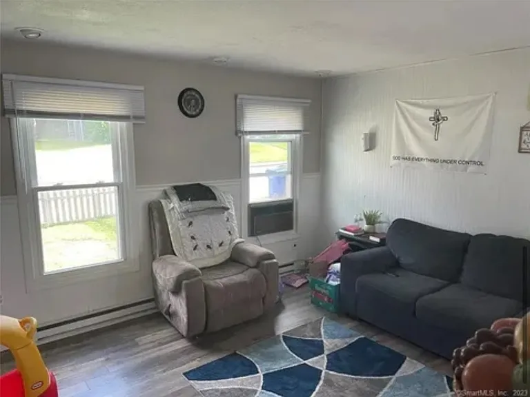 480 N Main St — Photo 2