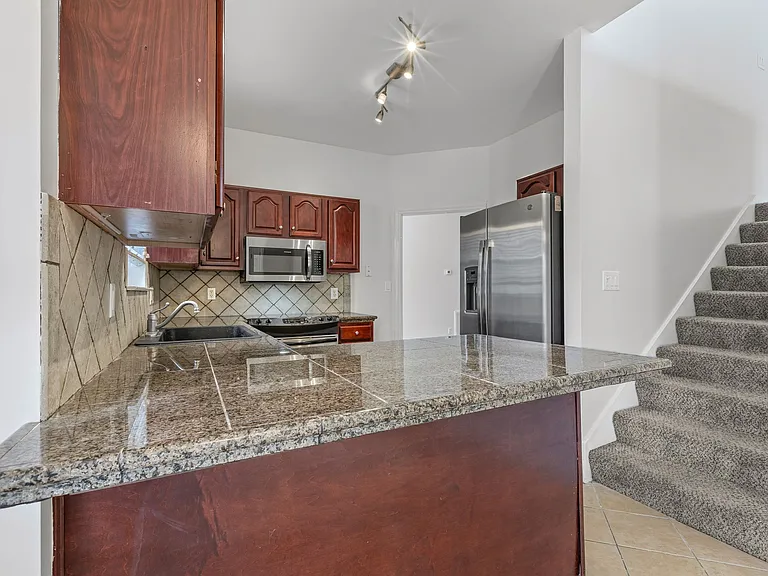 142 Big Ben Ct — Photo 17