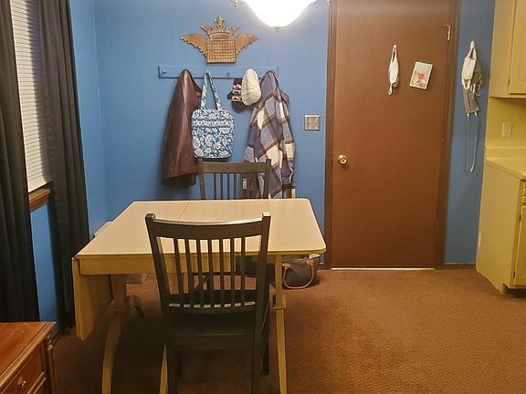 5th image of 1031 S Holly Dr