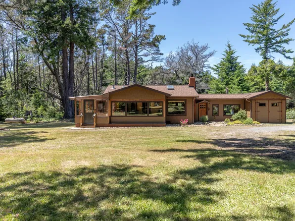 46200 Iversen Drive, Gualala, CA 95445